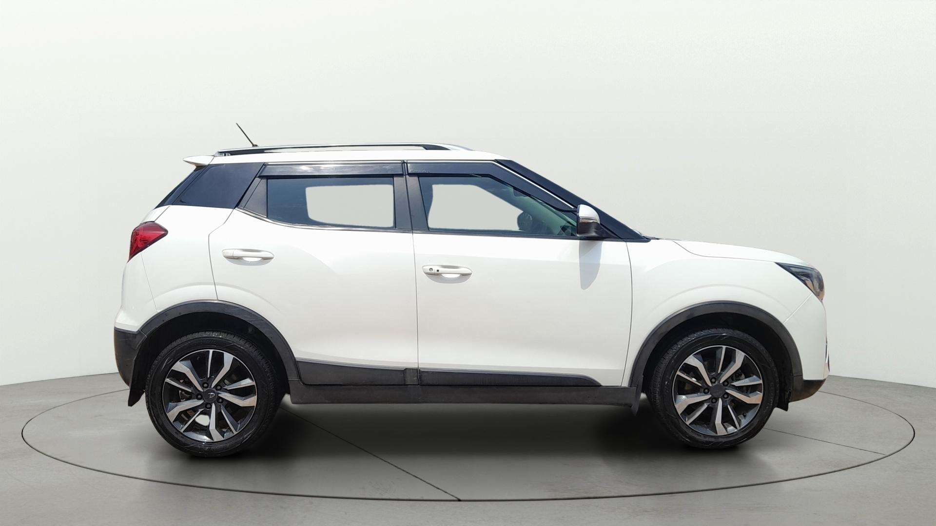 View 2019 Mahindra XUV300 W4 Petrol BS IV Image 28 Used 2019 Mahindra XUV300 W4 Petrol BS IV Image 28