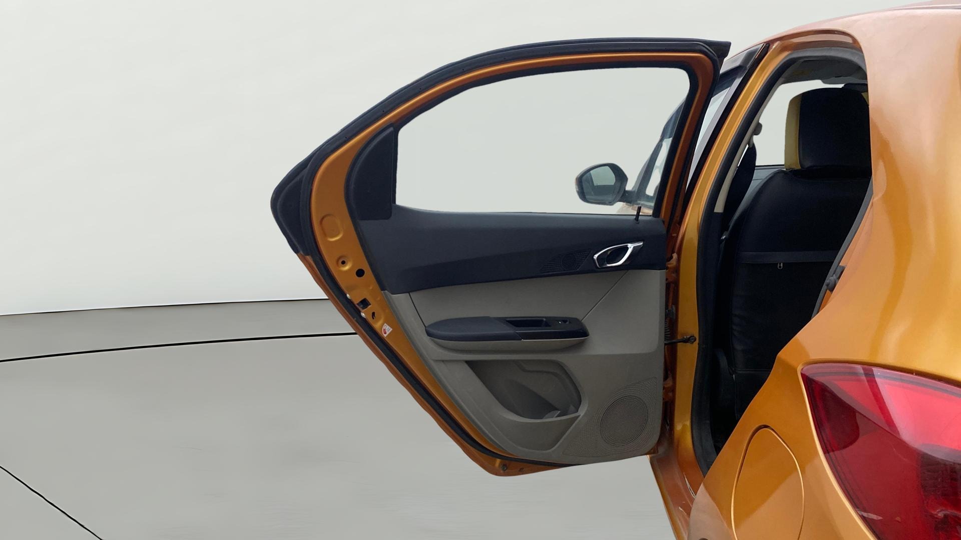 View 2016 Tata Tiago Revotorq XB Image 22 Used 2016 Tata Tiago Revotorq XB Image 22