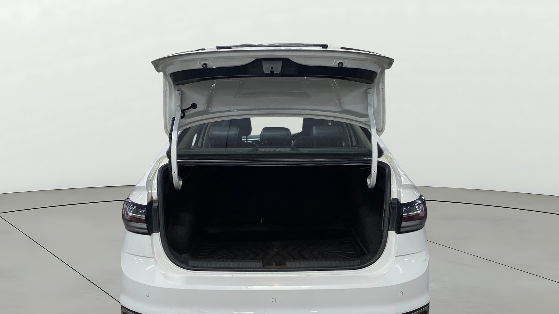 View 2022 Volkswagen Virtus Topline 1.0 TSI MT Image 16 Used 2022 Volkswagen Virtus Topline 1.0 TSI MT Image 16