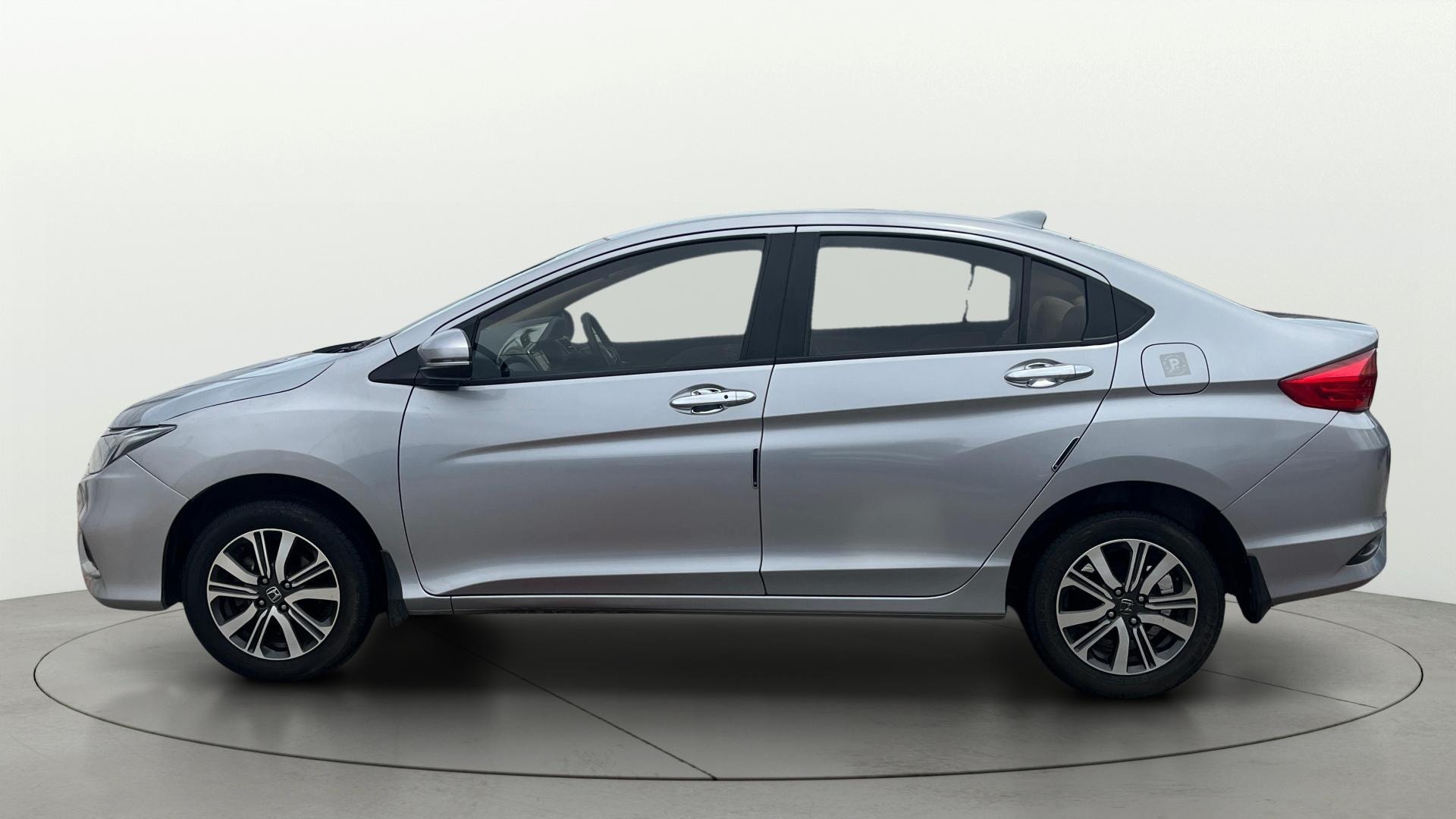 View 2022 Honda City ZX MT Diesel Anniversary Edition Image 6 Used 2022 Honda City ZX MT Diesel Anniversary Edition Image 6