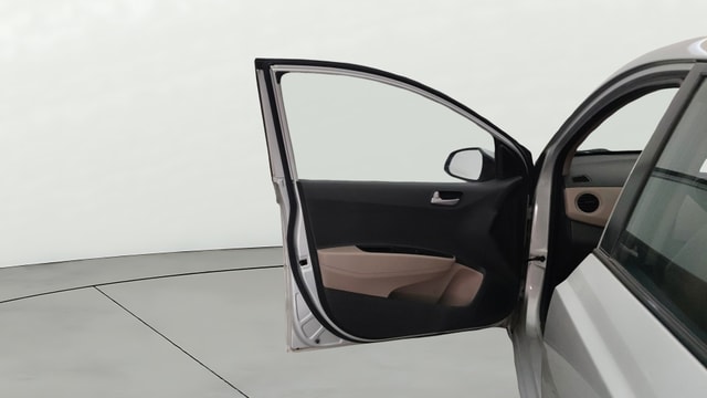 View Hyundai Xcent Image 30 Used Hyundai Xcent Image 30
