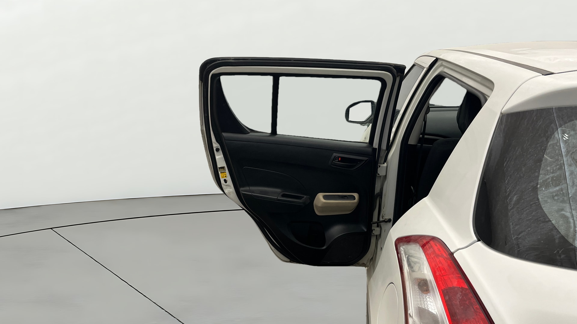 View 2016 Maruti Suzuki 1000 Base Variant Image 22 Used 2016 Maruti Suzuki 1000 Base Variant Image 22