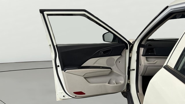 View Mahindra XUV300 Image 32 Used Mahindra XUV300 Image 32