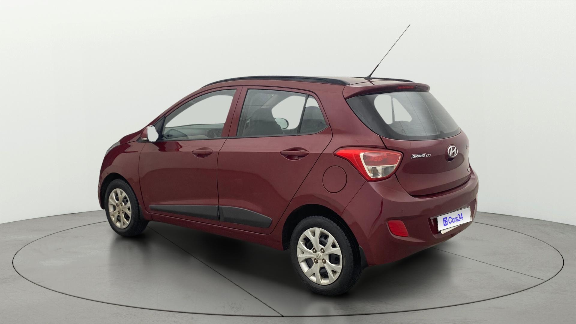 View 2015 Hyundai Grand i10 Sportz 1.2 Kappa Image 2 Used 2015 Hyundai Grand i10 Sportz 1.2 Kappa Image 2