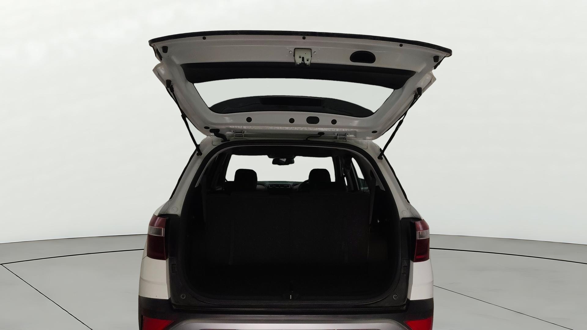 View 2024 Hyundai Alcazar Prestige 6 Seater MT Petrol Image 18 Used 2024 Hyundai Alcazar Prestige 6 Seater MT Petrol Image 18