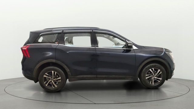View Mahindra XUV700 Image 8 Used Mahindra XUV700 Image 8