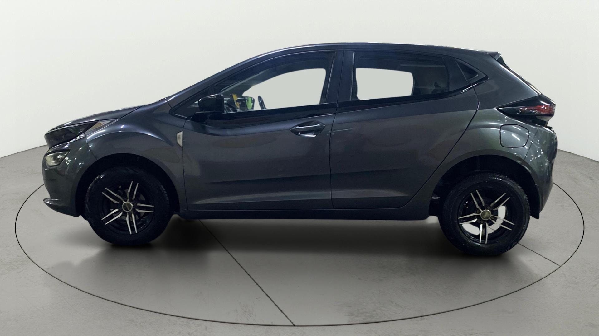 View 2022 Tata Altroz XE Petrol Image 24 Used 2022 Tata Altroz XE Petrol Image 24
