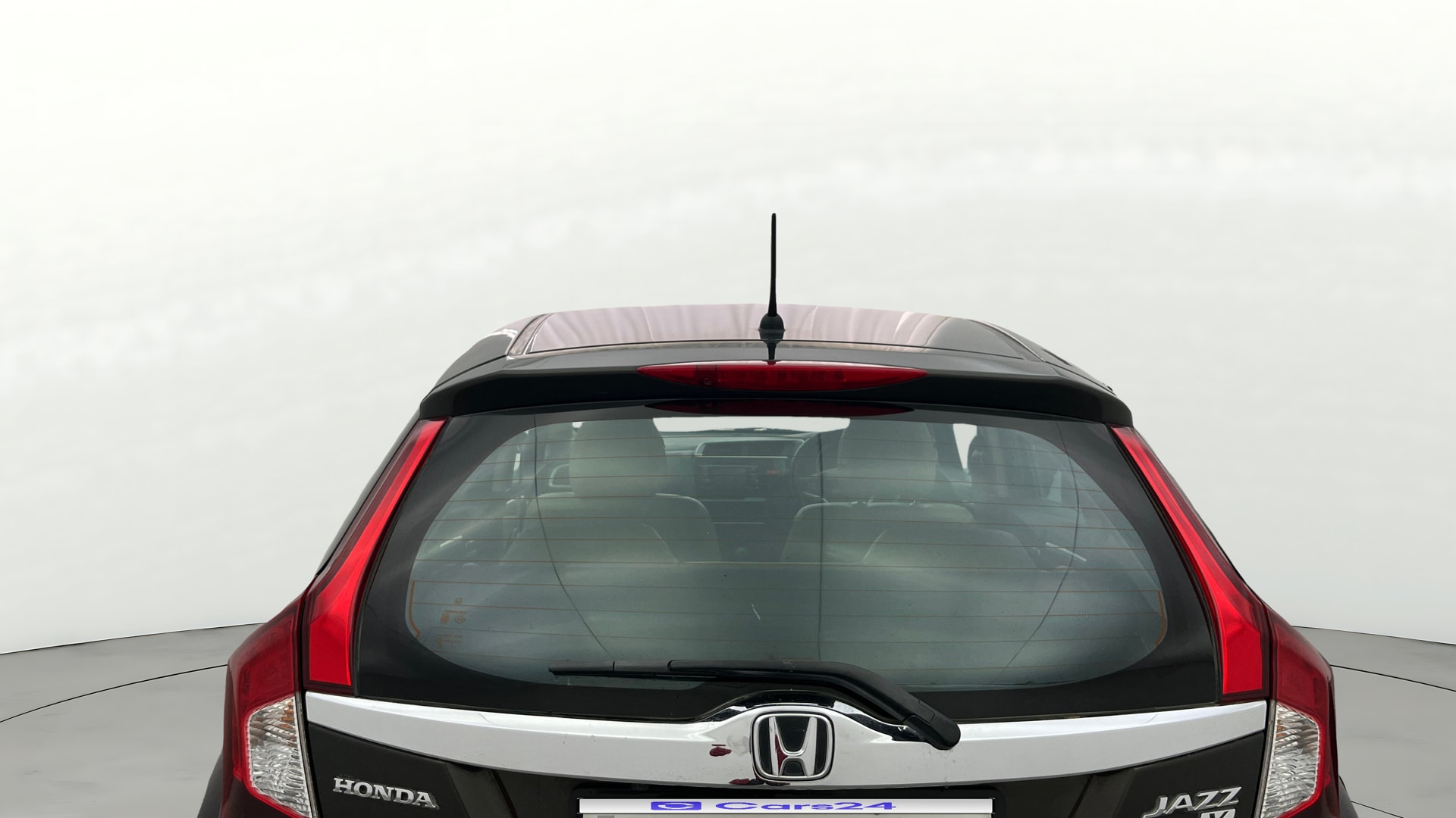 View 2015 Honda Jazz E MT Diesel Image 4 Used 2015 Honda Jazz E MT Diesel Image 4