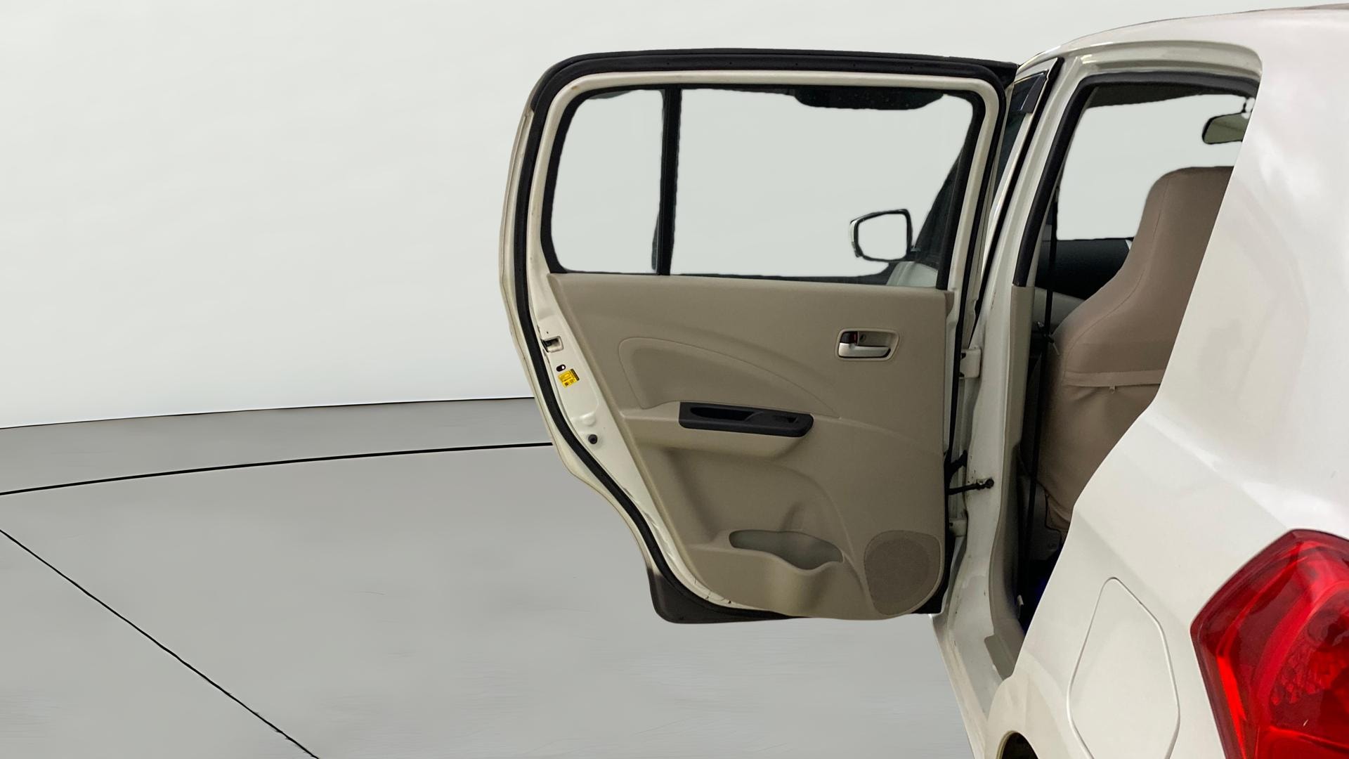 View 2017 Maruti Suzuki 1000 Base Variant Image 22 Used 2017 Maruti Suzuki 1000 Base Variant Image 22