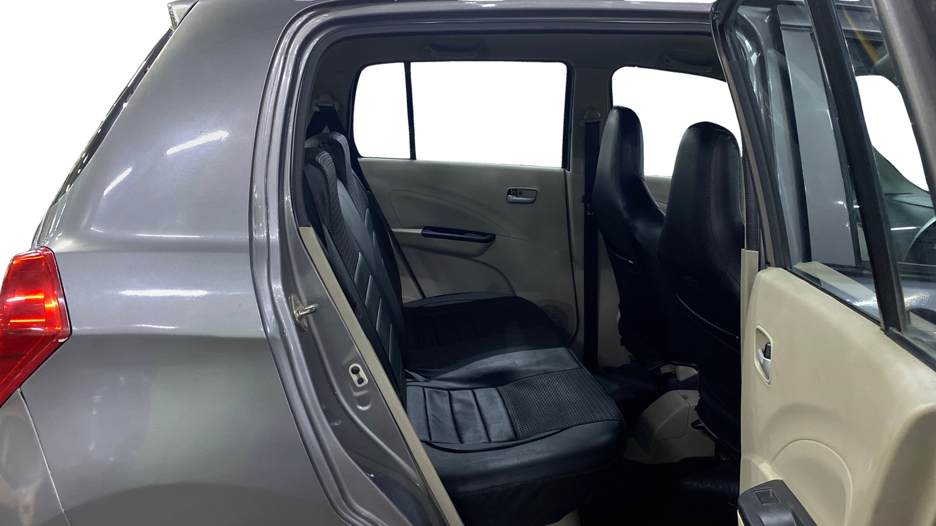 View 2021 Maruti Suzuki 1000 Base Variant Image 33 Used 2021 Maruti Suzuki 1000 Base Variant Image 33