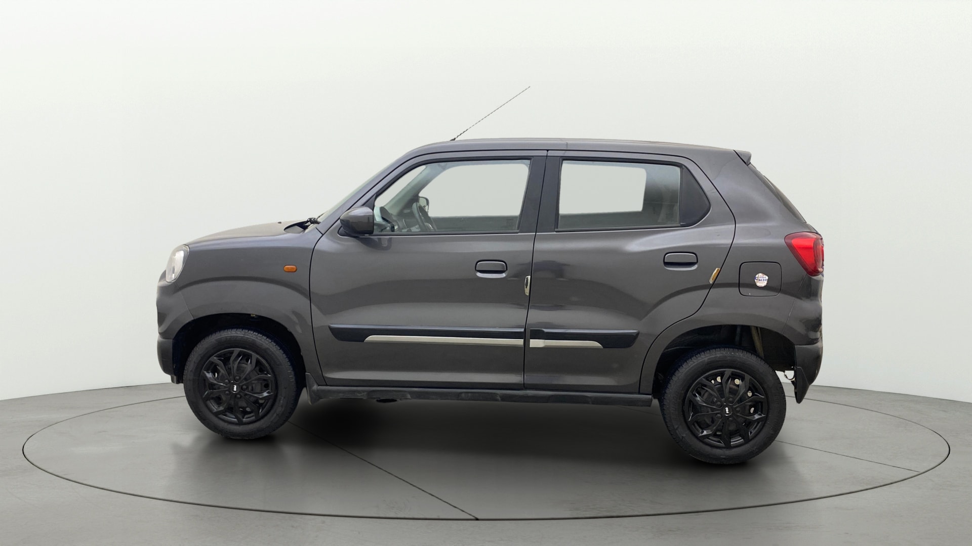 View 2023 Maruti Suzuki 1000 Base Variant Image 5 Used 2023 Maruti Suzuki 1000 Base Variant Image 5
