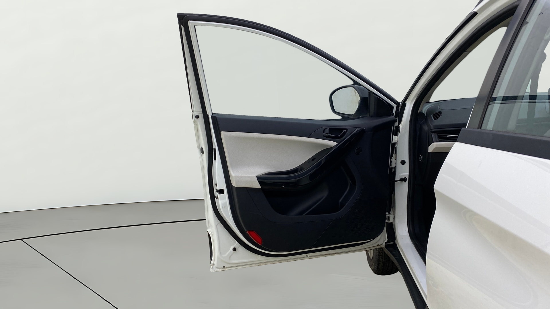 View 2025 Tata Nexon Revotron XE Image 31 Used 2025 Tata Nexon Revotron XE Image 31