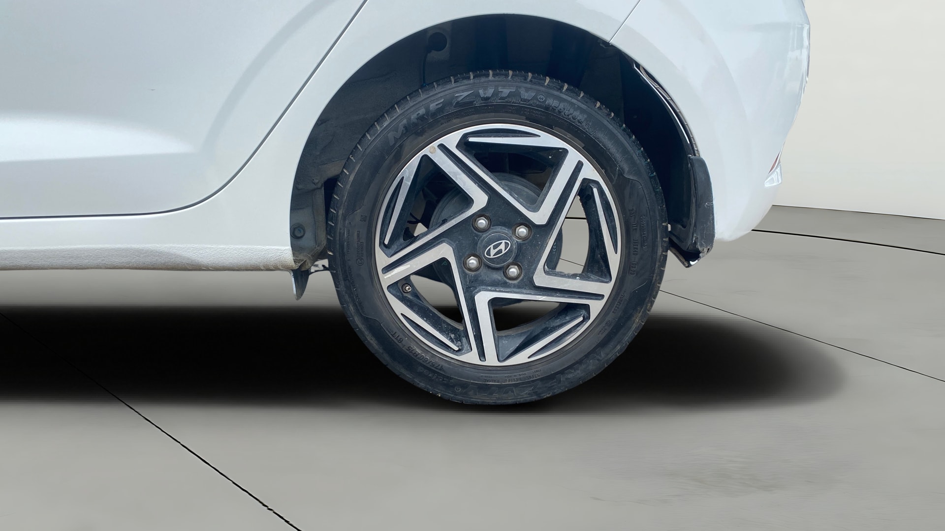 View 2023 Hyundai Grand i10 Nios Sportz Petrol Dual Tone Image 12 Used 2023 Hyundai Grand i10 Nios Sportz Petrol Dual Tone Image 12