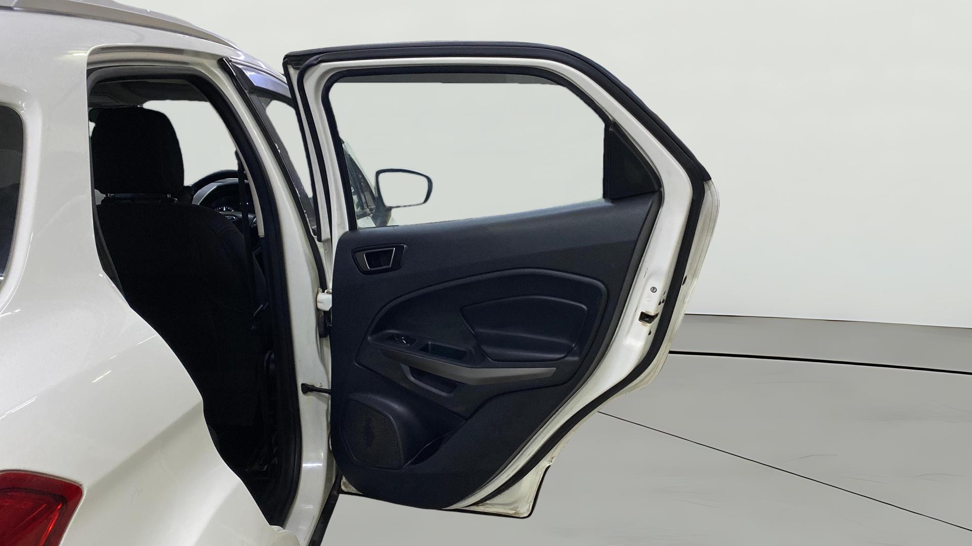 View 2019 Ford EcoSport 1.5 TDCi Diesel Ambiente BS IV Image 6 Used 2019 Ford EcoSport 1.5 TDCi Diesel Ambiente BS IV Image 6