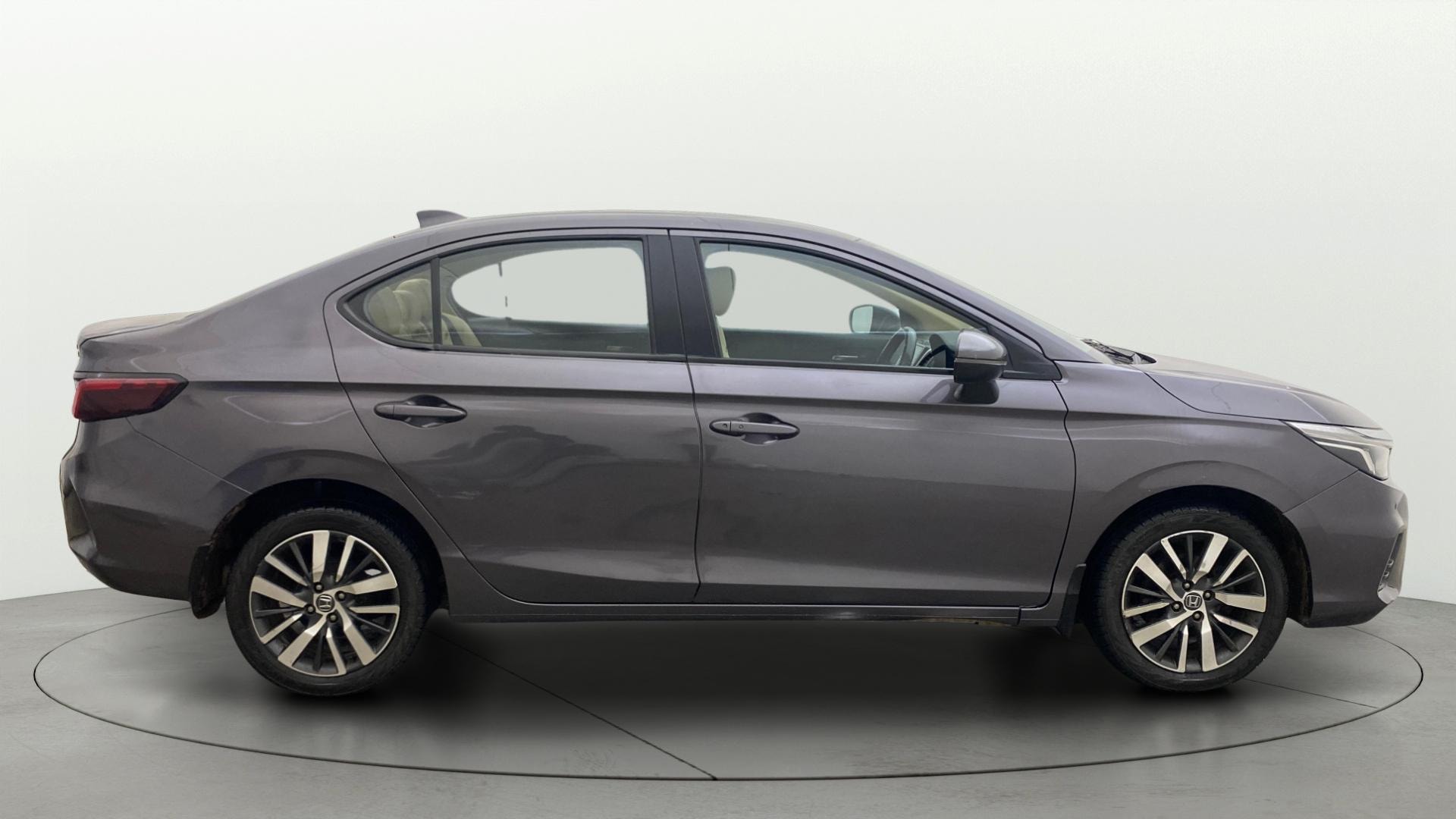 View 2021 Honda City ZX MT Diesel Anniversary Edition Image 9 Used 2021 Honda City ZX MT Diesel Anniversary Edition Image 9