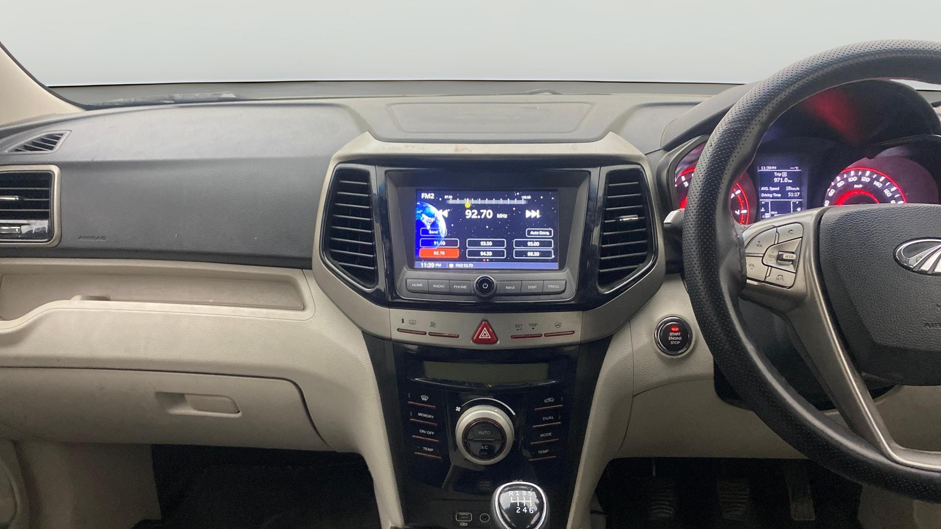 View 2020 Mahindra XUV300 W4 Petrol BS IV Image 17 Used 2020 Mahindra XUV300 W4 Petrol BS IV Image 17