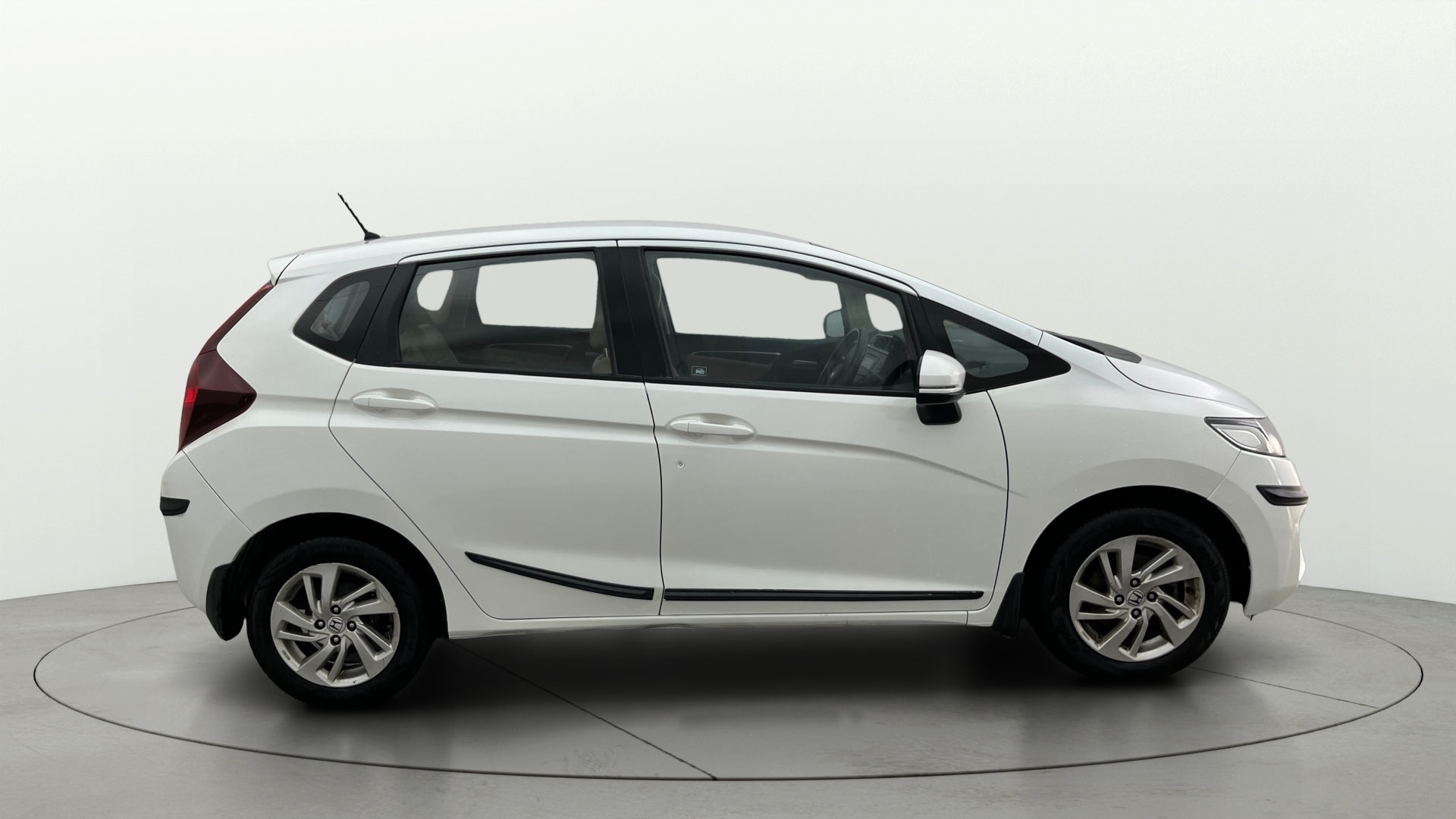 View 2017 Honda Jazz E MT Diesel Image 8 Used 2017 Honda Jazz E MT Diesel Image 8