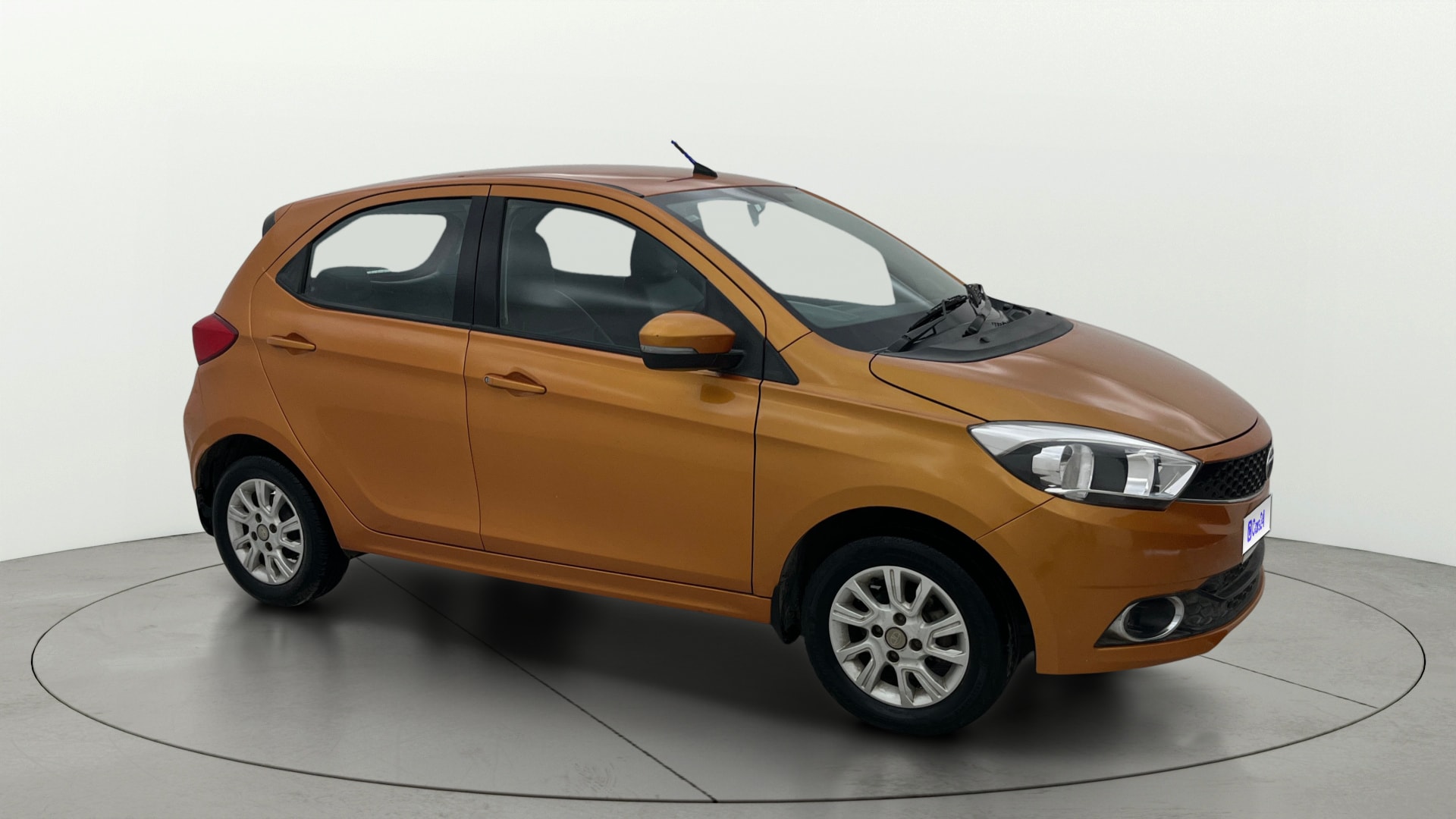 View 2018 Tata Tiago Revotorq XB Image 22 Used 2018 Tata Tiago Revotorq XB Image 22