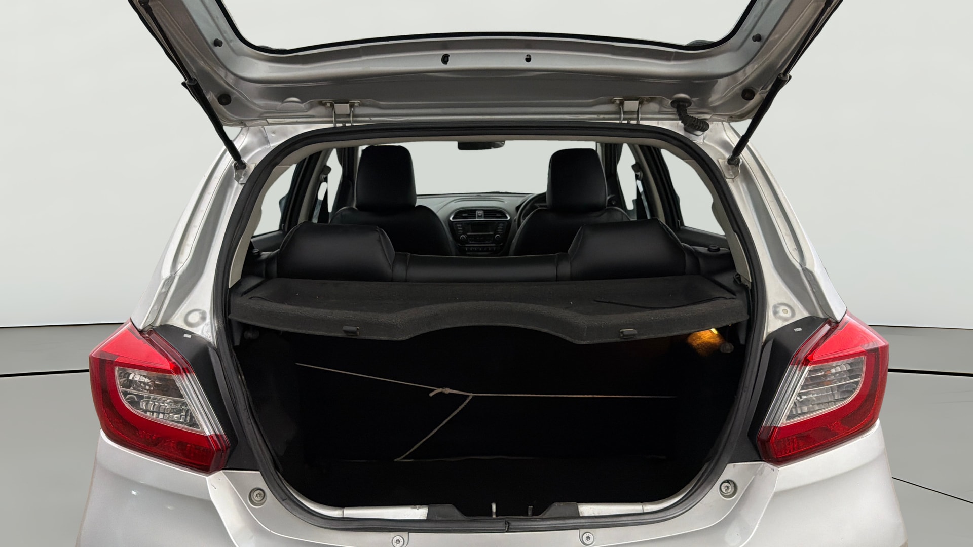 View 2017 Tata Tiago Revotorq XB Image 36 Used 2017 Tata Tiago Revotorq XB Image 36