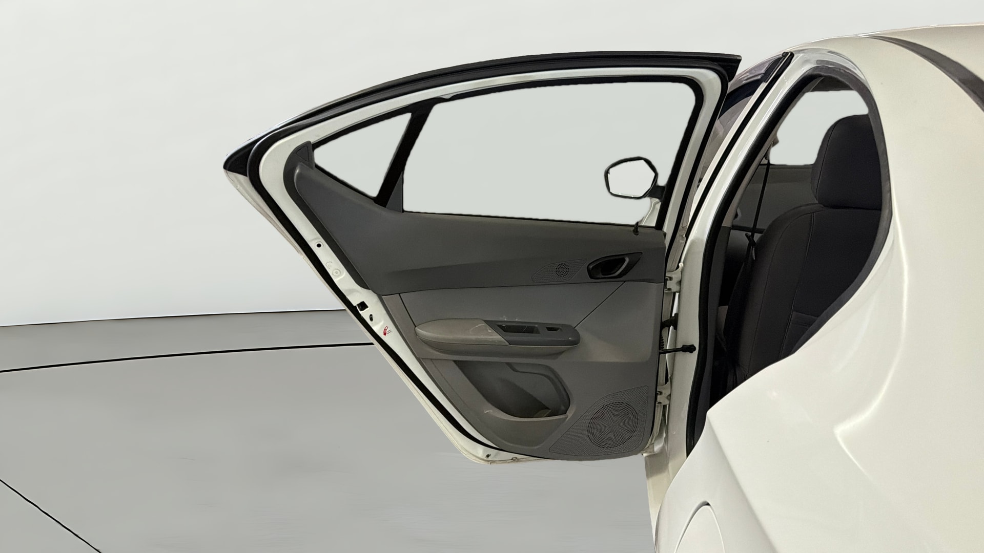 View 2022 Tata Tigor XE Diesel Image 22 Used 2022 Tata Tigor XE Diesel Image 22