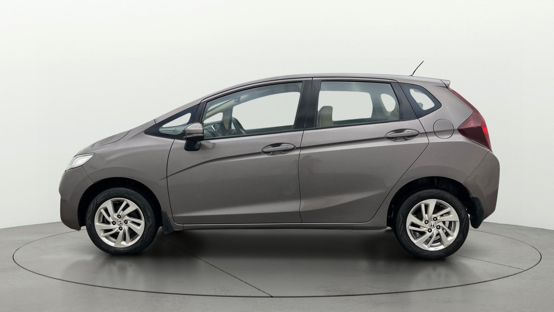 View 2017 Honda Jazz E MT Diesel Image 5 Used 2017 Honda Jazz E MT Diesel Image 5