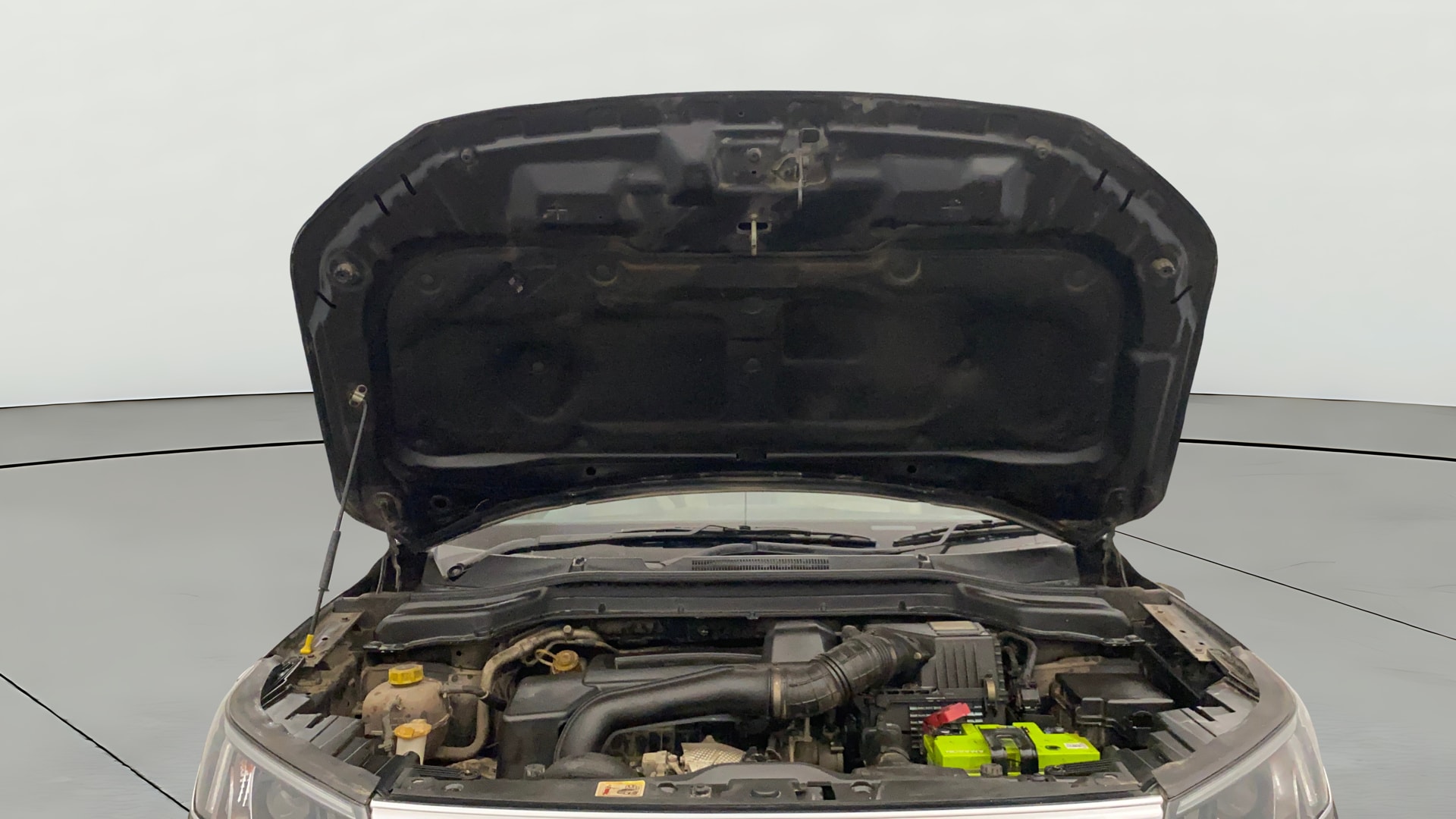 View 2019 Mahindra XUV300 W4 Petrol BS IV Image 21 Used 2019 Mahindra XUV300 W4 Petrol BS IV Image 21