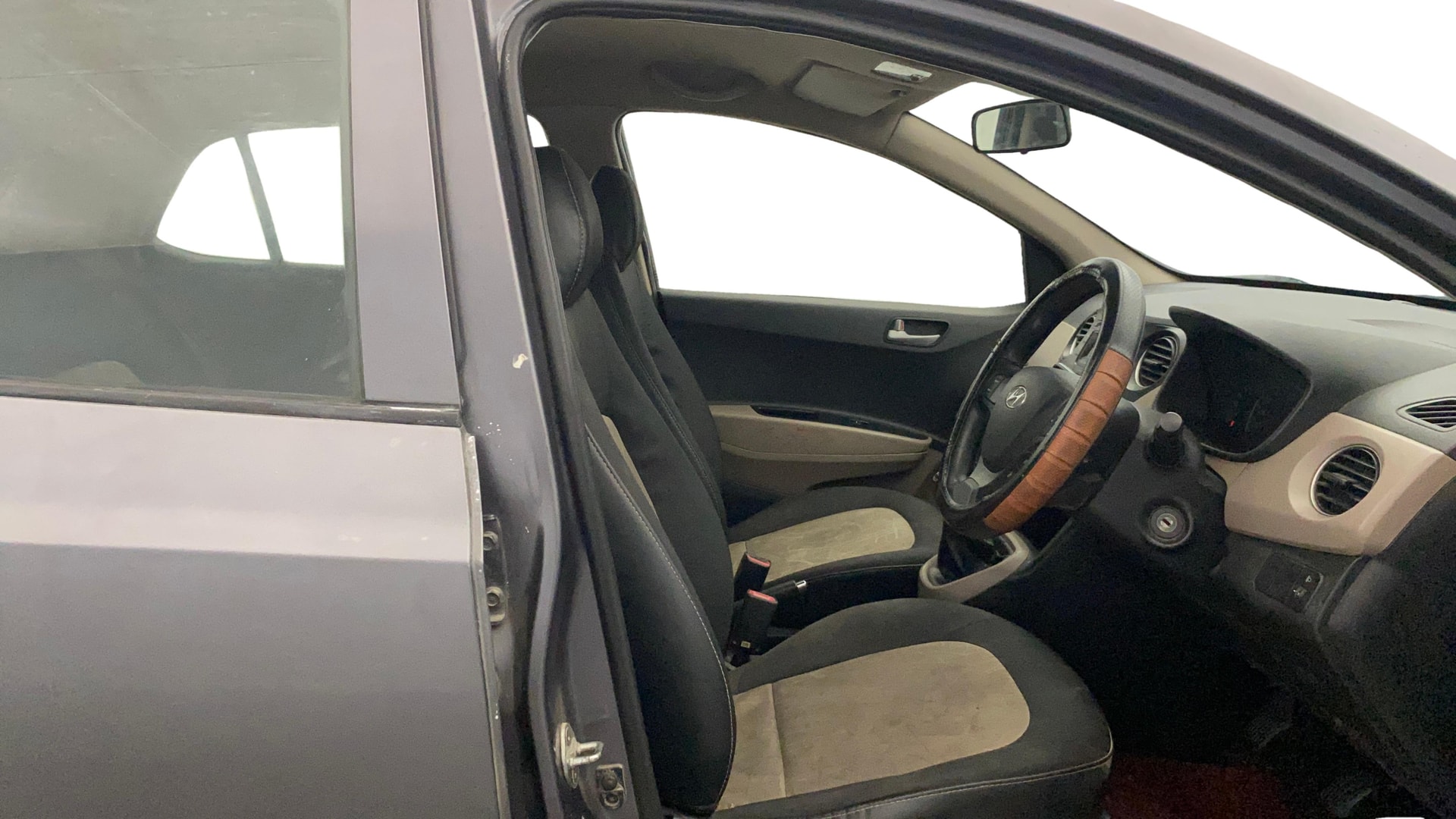 View 2015 Hyundai Grand i10 Sportz 1.2 Kappa Image 25 Used 2015 Hyundai Grand i10 Sportz 1.2 Kappa Image 25