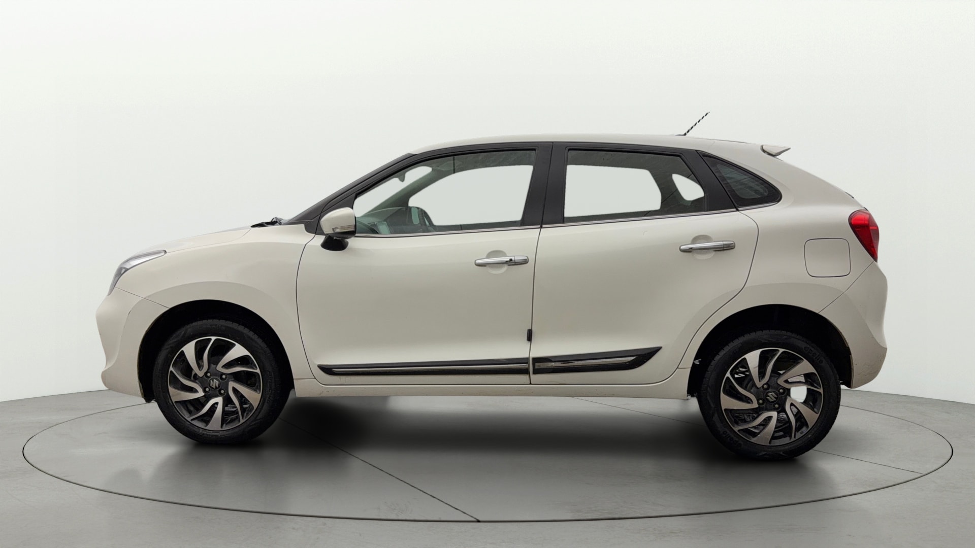 View 2021 Maruti Suzuki 1000 Base Variant Image 5 Used 2021 Maruti Suzuki 1000 Base Variant Image 5