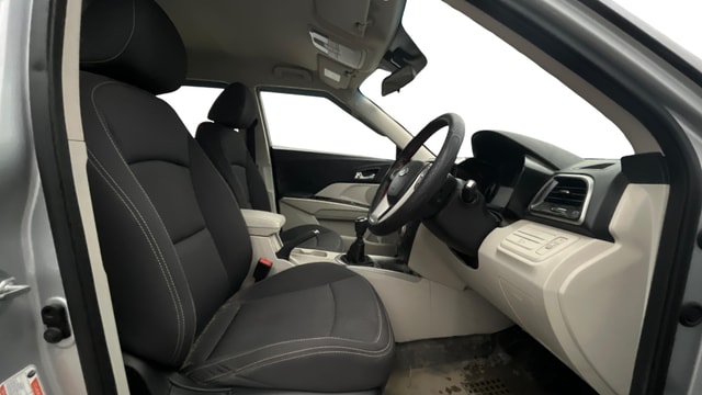 View Mahindra XUV300 Image 27 Used Mahindra XUV300 Image 27