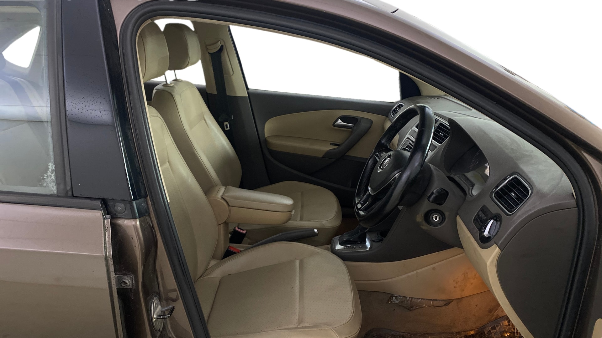 View 2016 Volkswagen Vento 1.2 L TSI Comfortline Petrol AT Image 25 Used 2016 Volkswagen Vento 1.2 L TSI Comfortline Petrol AT Image 25