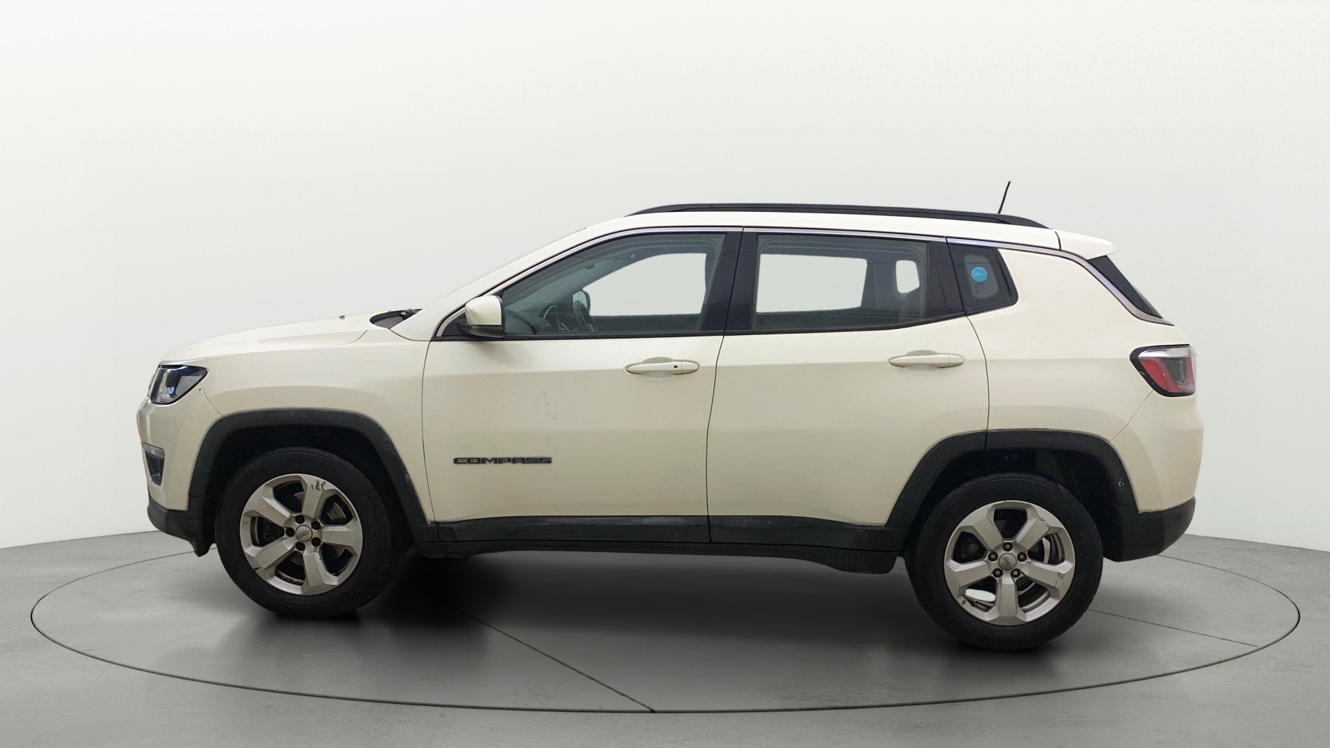 View 2017 Jeep Compass Longitude (O) 2.0 Diesel MT Image 25 Used 2017 Jeep Compass Longitude (O) 2.0 Diesel MT Image 25