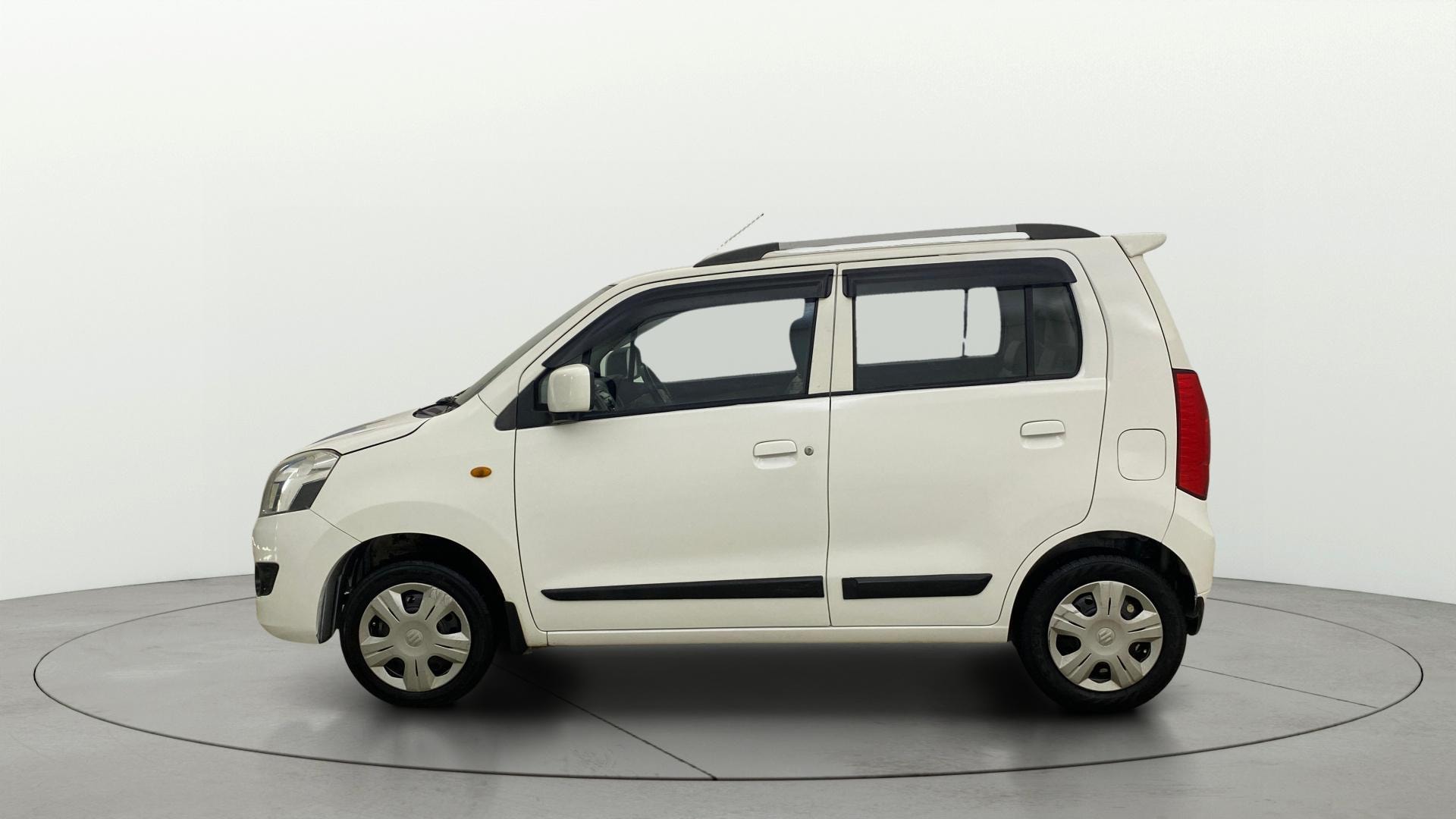 View 2017 Maruti Suzuki 1000 Base Variant Image 5 Used 2017 Maruti Suzuki 1000 Base Variant Image 5