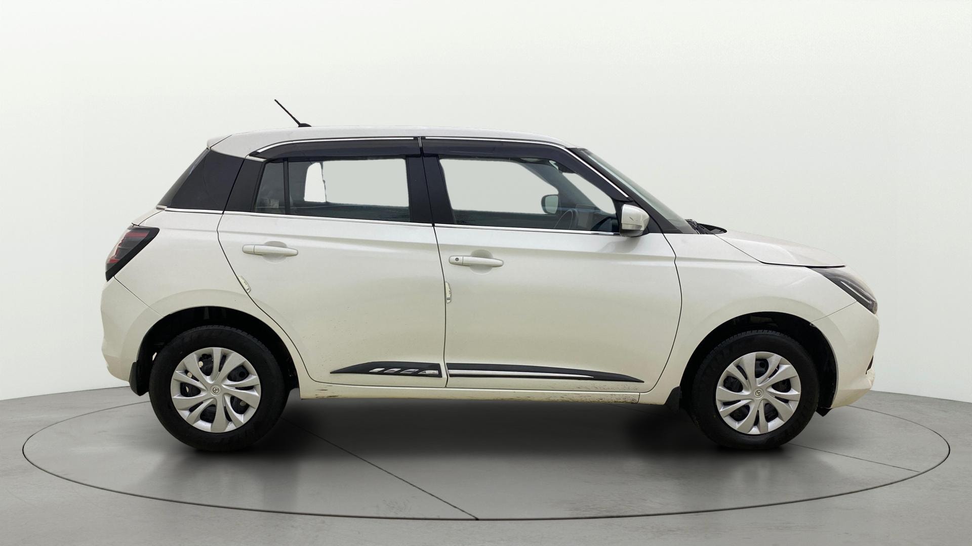View 2025 Maruti Suzuki 1000 Base Variant Image 8 Used 2025 Maruti Suzuki 1000 Base Variant Image 8