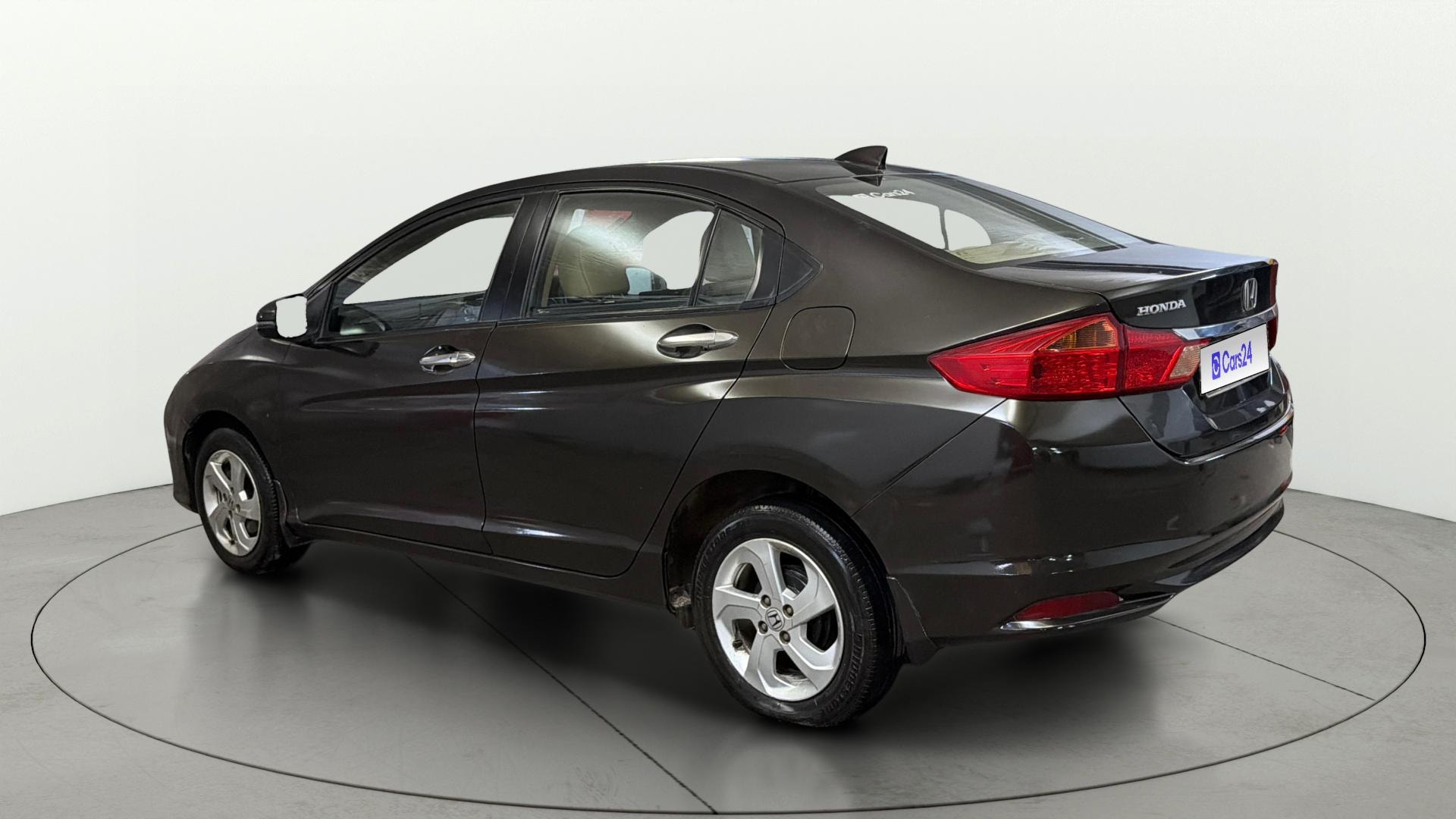View 2016 Honda City ZX MT Diesel Anniversary Edition Image 2 Used 2016 Honda City ZX MT Diesel Anniversary Edition Image 2