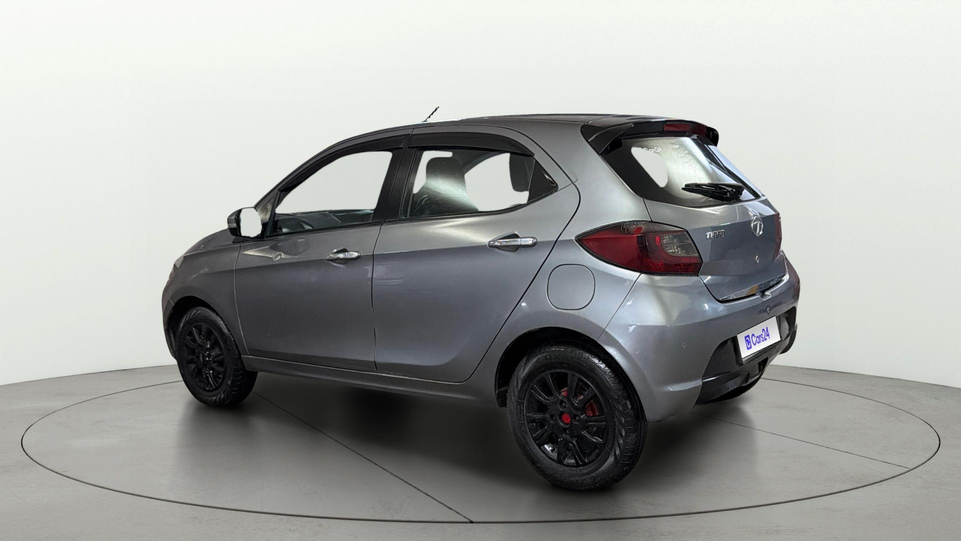 View 2019 Tata Tigor XE Diesel Image 2 Used 2019 Tata Tigor XE Diesel Image 2