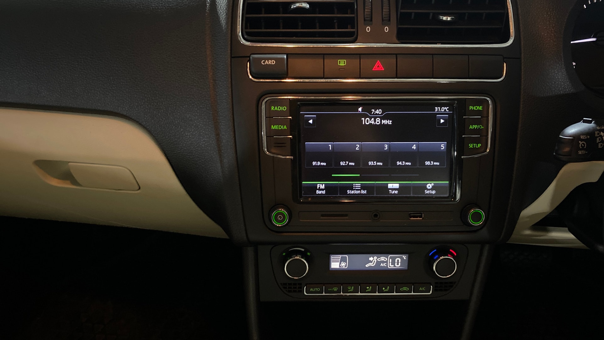 View 2019 Skoda Rapid 1.6 MPI Style Petrol AT BS IV Image 17 Used 2019 Skoda Rapid 1.6 MPI Style Petrol AT BS IV Image 17