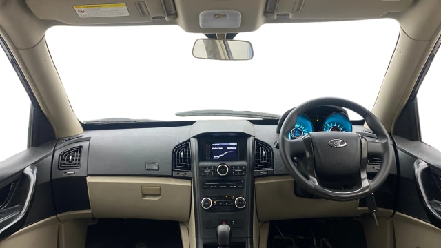 View Mahindra XUV500 Image 16 Used Mahindra XUV500 Image 16