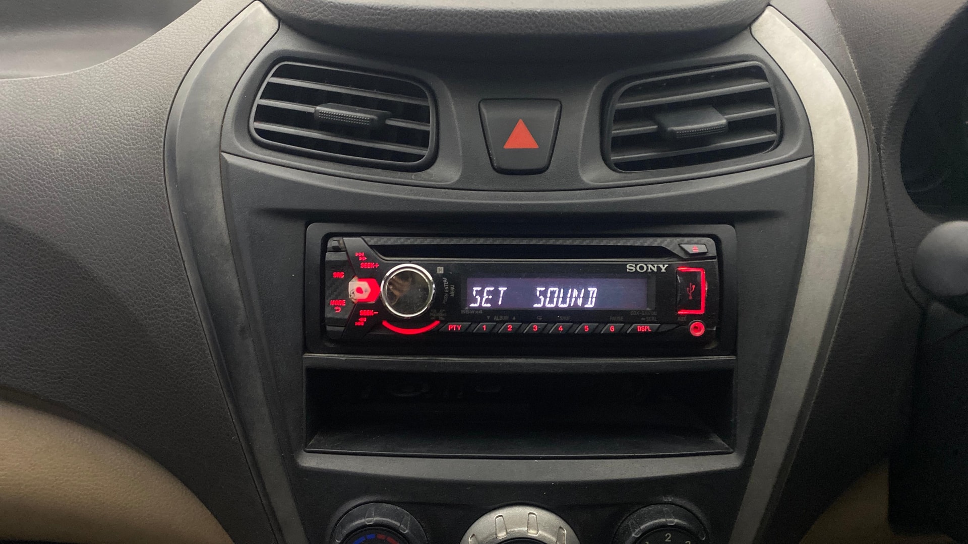 View 2014 Hyundai EON Era Plus Image 17 Used 2014 Hyundai EON Era Plus Image 17