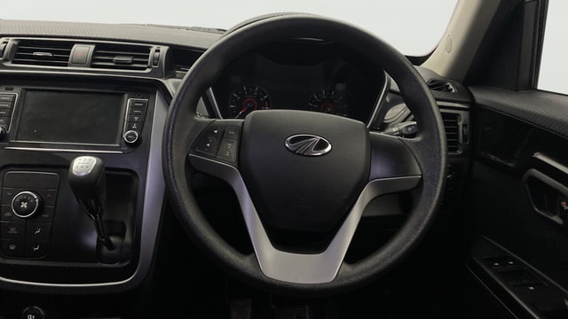View Mahindra KUV100 Image 20 Used Mahindra KUV100 Image 20