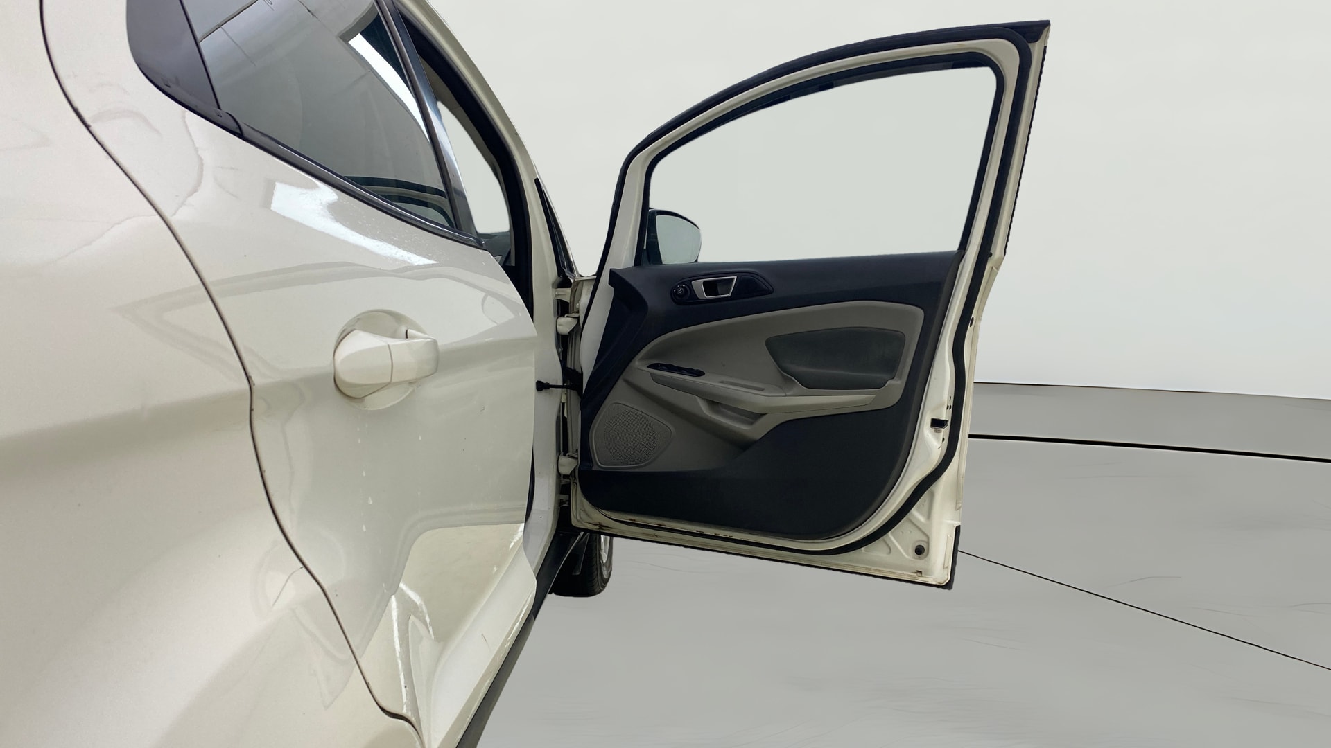 View 2016 Ford EcoSport 1.5 TDCi Diesel Ambiente BS IV Image 44 Used 2016 Ford EcoSport 1.5 TDCi Diesel Ambiente BS IV Image 44