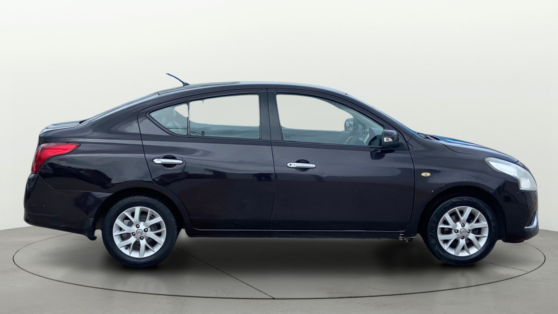 View 2017 Nissan Sunny XV Diesel Image 8 Used 2017 Nissan Sunny XV Diesel Image 8