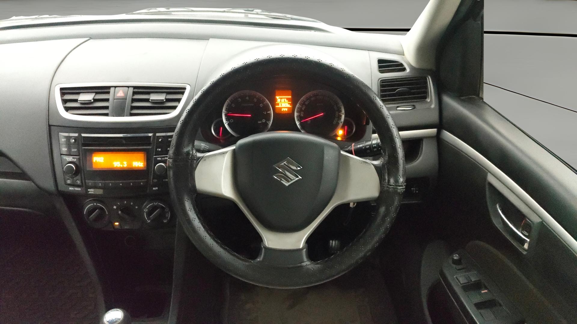 View 2015 Maruti Suzuki 1000 Base Variant Image 20 Used 2015 Maruti Suzuki 1000 Base Variant Image 20