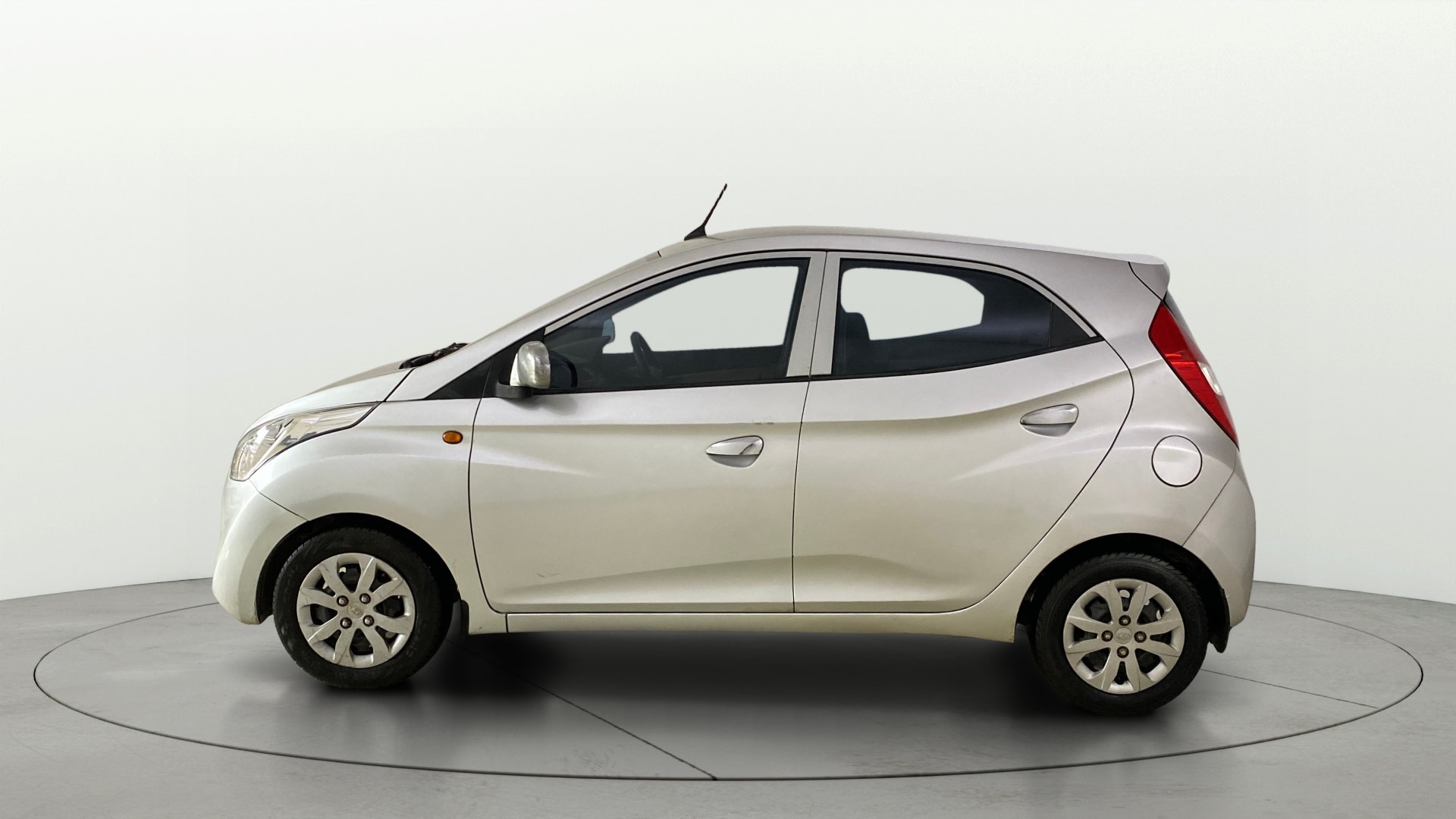 View 2014 Hyundai EON Magna Plus Image 5 Used 2014 Hyundai EON Magna Plus Image 5
