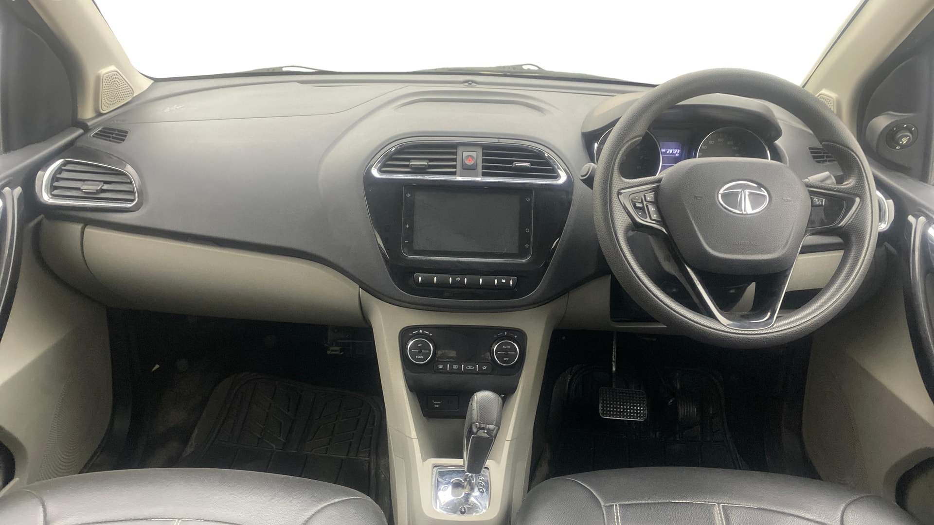 View 2020 Tata Tiago Revotorq XB Image 15 Used 2020 Tata Tiago Revotorq XB Image 15