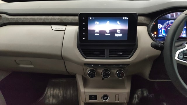 View Renault Triber Image 18 Used Renault Triber Image 18