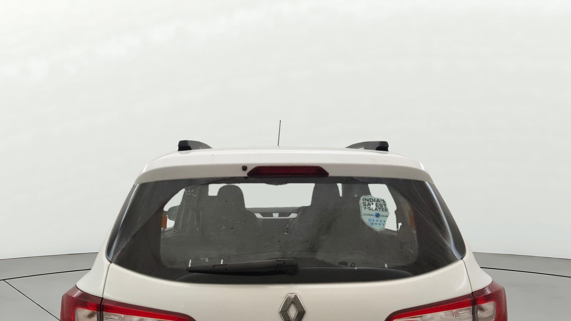 View 2022 Renault Triber RXZ Image 4 Used 2022 Renault Triber RXZ Image 4