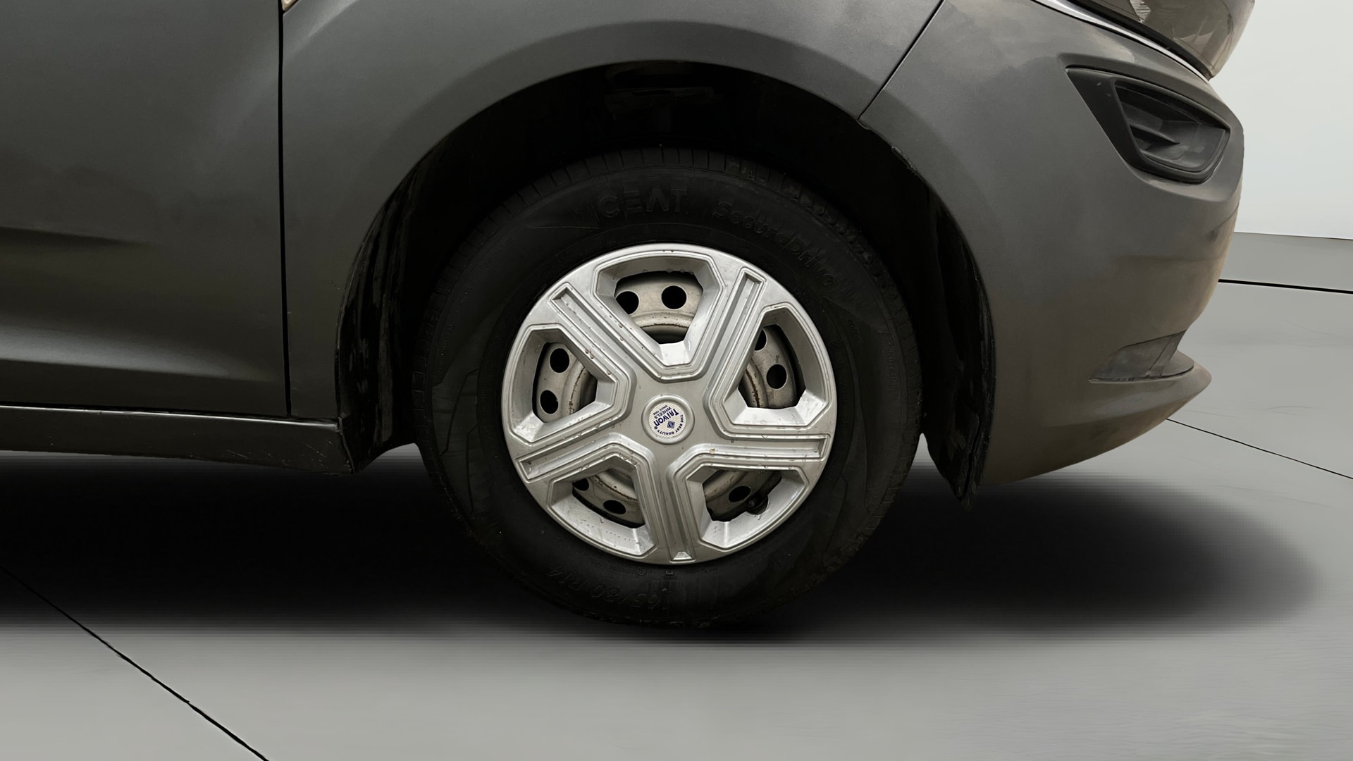 View 2022 Tata Altroz XE Petrol Image 41 Used 2022 Tata Altroz XE Petrol Image 41
