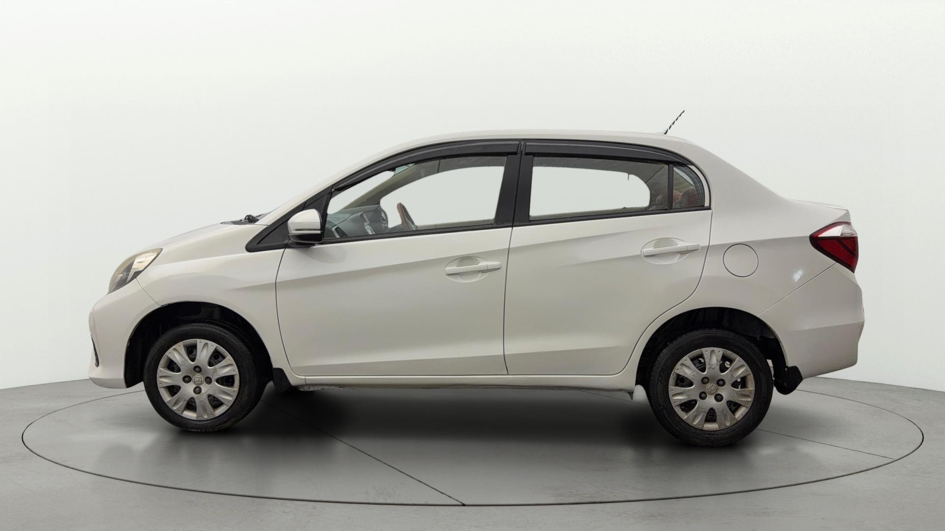 View 2016 Honda Amaze E MT Petrol BS IV Image 5 Used 2016 Honda Amaze E MT Petrol BS IV Image 5
