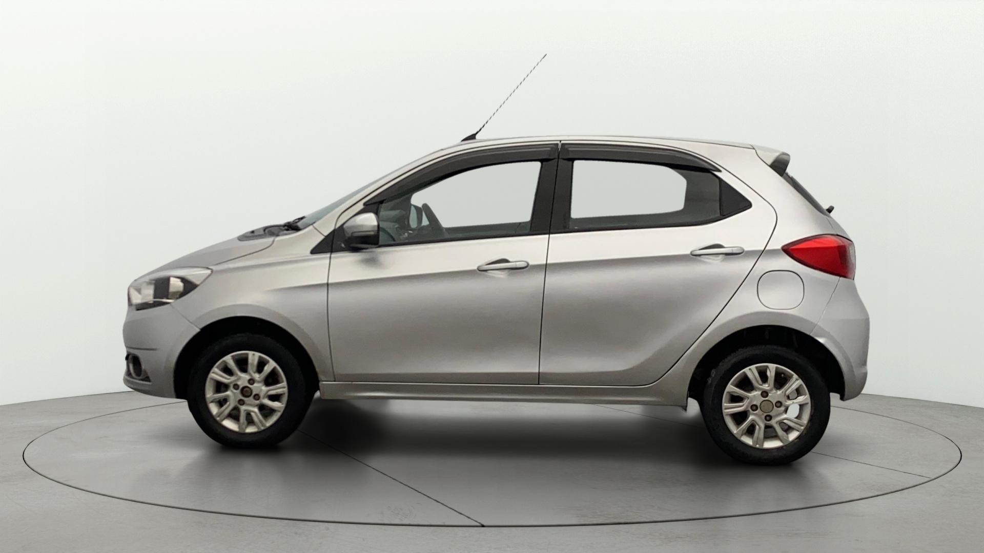 View 2018 Tata Tiago Revotorq XB Image 5 Used 2018 Tata Tiago Revotorq XB Image 5
