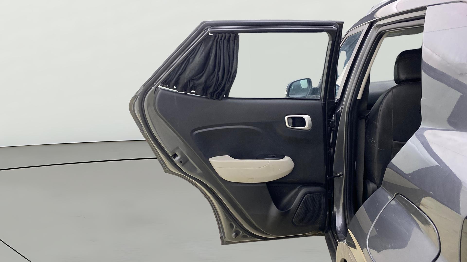 View 2024 Hyundai Venue SX 1.2 Petrol MT Image 15 Used 2024 Hyundai Venue SX 1.2 Petrol MT Image 15